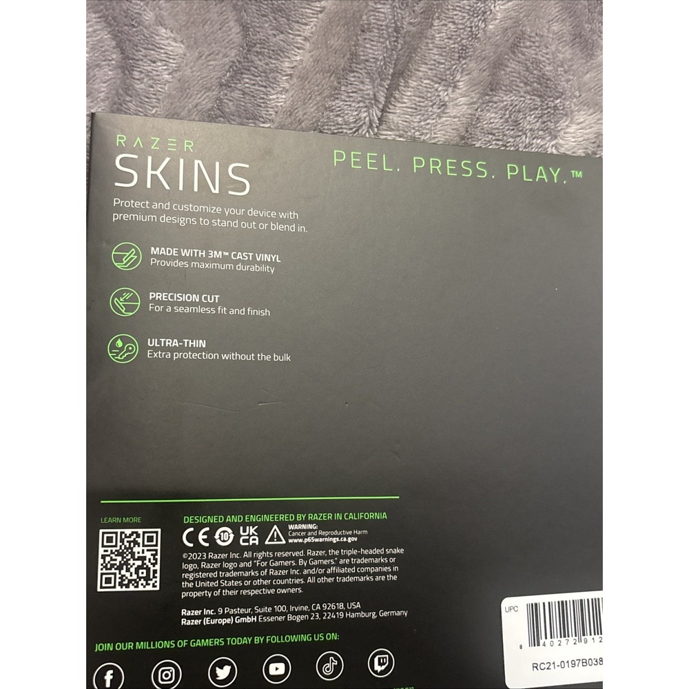 Razer Console Skin: Switch OLED‎ - Full Wrap - Premium 3M Cast Vinyl - Picture 4 of 4